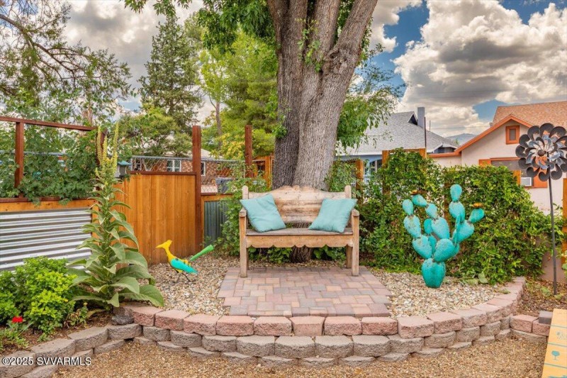 16-925 N 2nd-0004-HDR