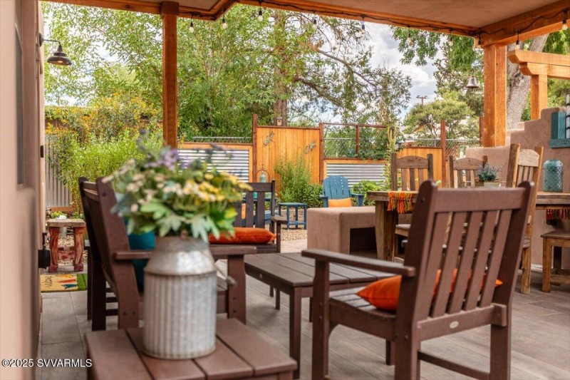 50-925 N 2nd-0055-HDR