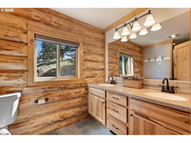 Bathroom, Attached