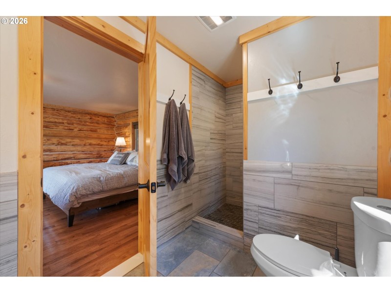 Bathroom, Attached