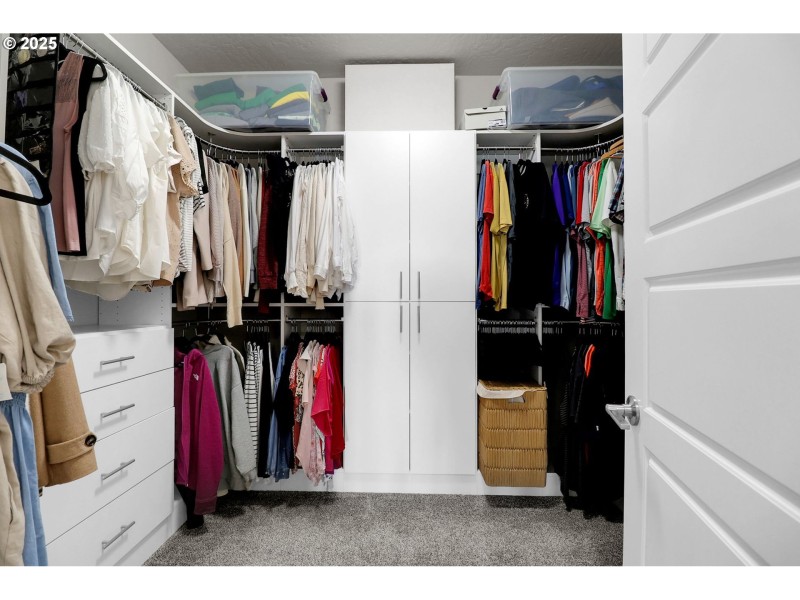 Bedroom, Primary