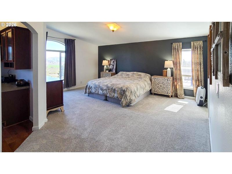 Bedroom, Primary