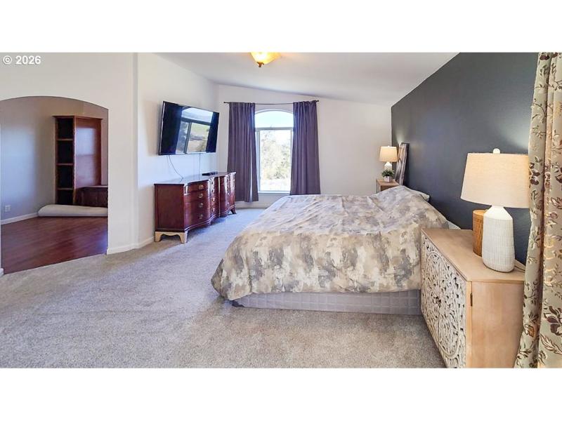 Bedroom, Primary