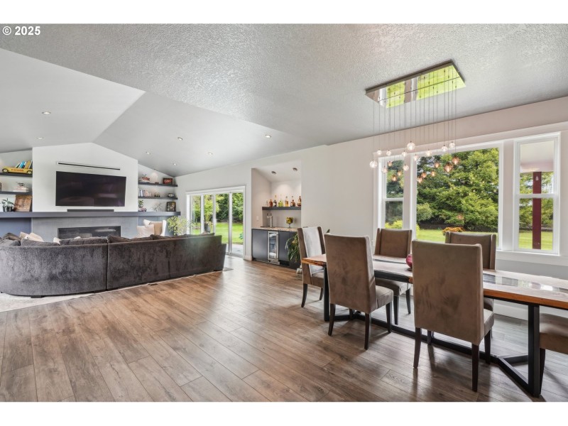 Living Room/Dining Room