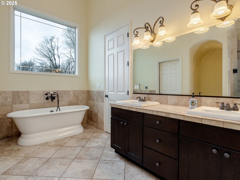 Owner's Suite Bathroom