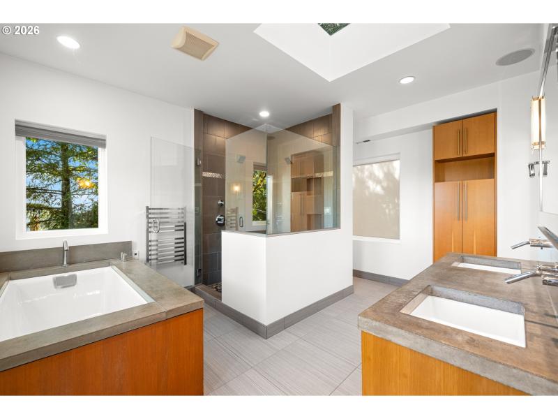 En Suite Bathroom