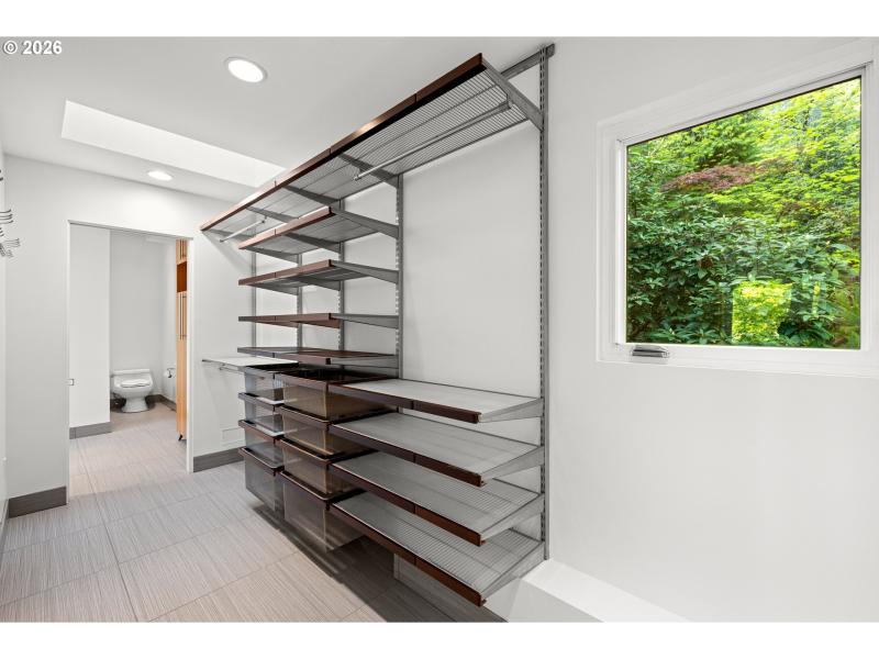 Bedroom, Primary