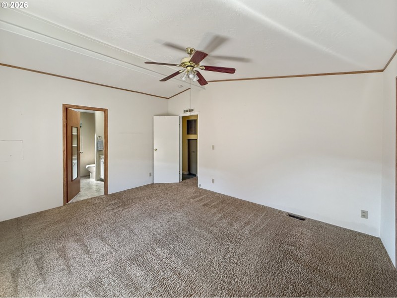 Bedroom, Primary