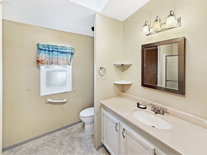Bathroom, Attached