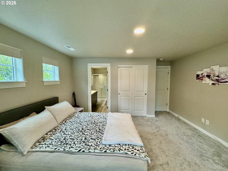 Bedroom, Primary