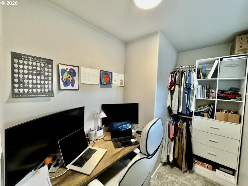 Bedroom, Primary