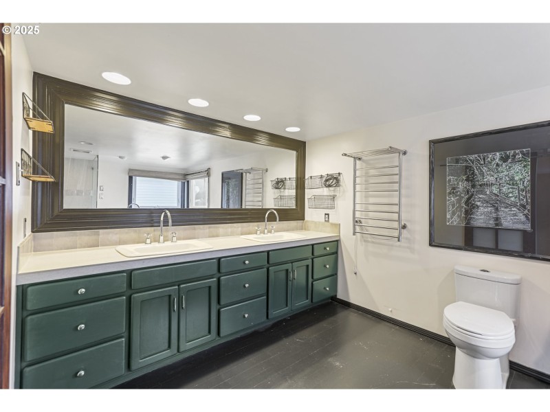 Bathroom, Attached