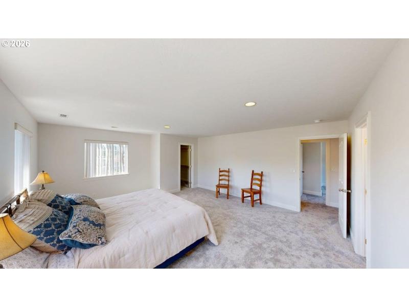Bedroom, Primary