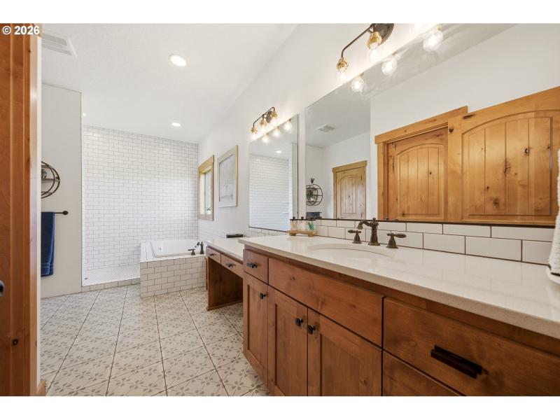 Owner's Suite Bathroom