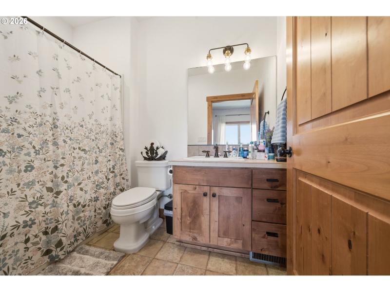 Bathroom, Attached