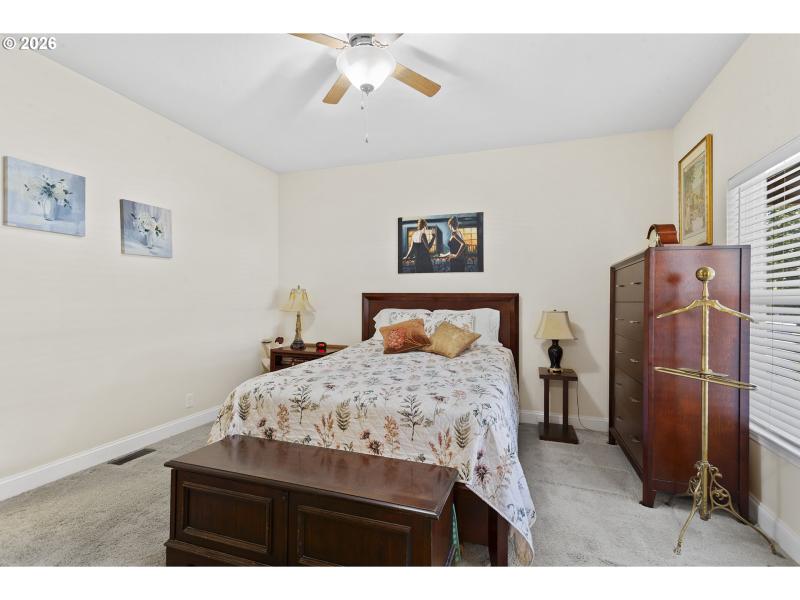 Bedroom, Primary