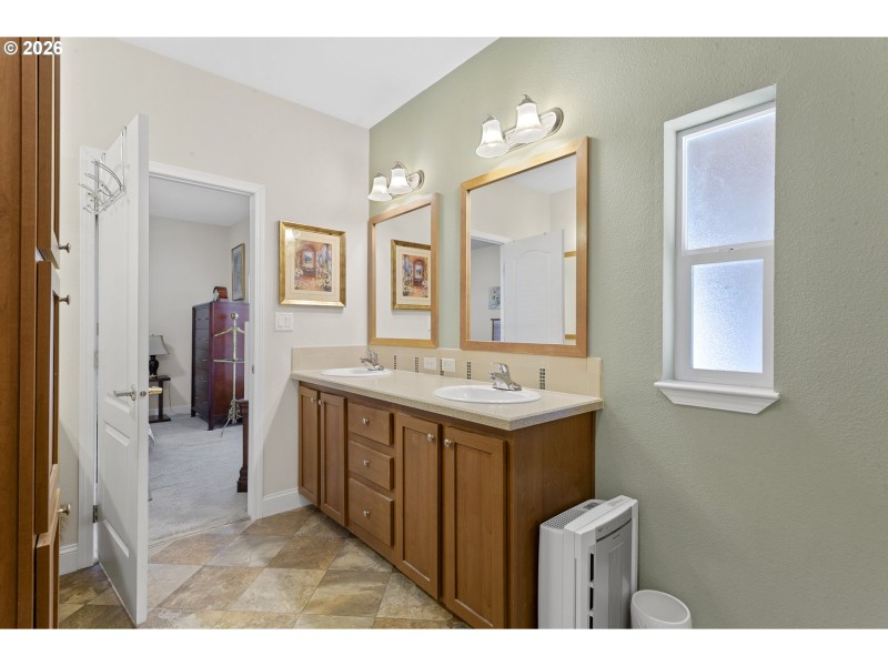 Bathroom, Attached