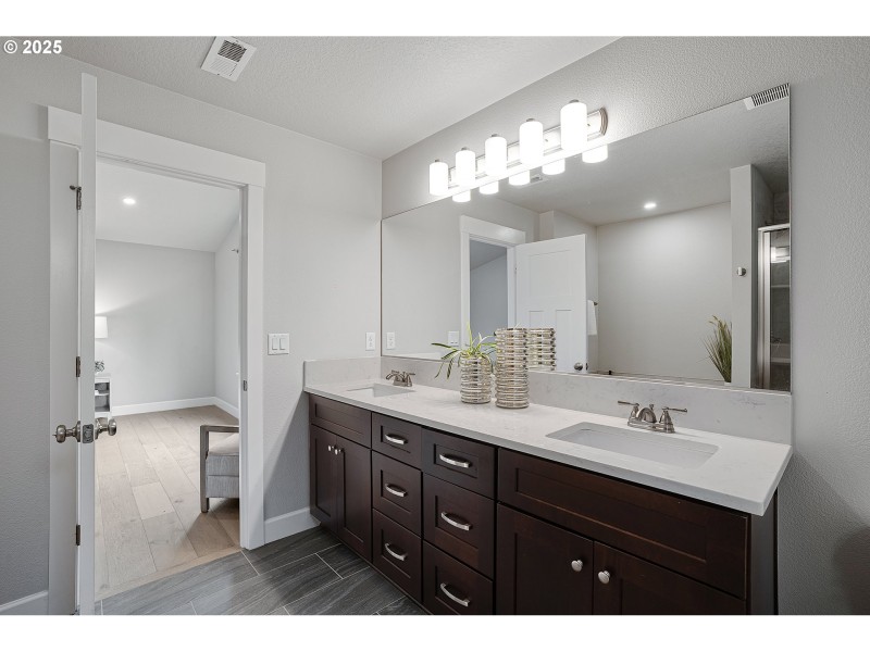 Bathroom, Attached