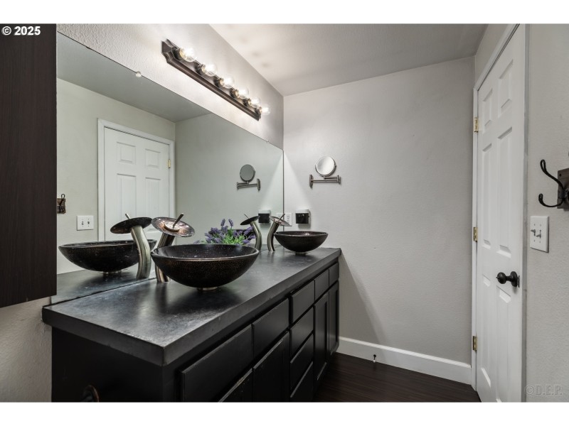 Bathroom, Attached