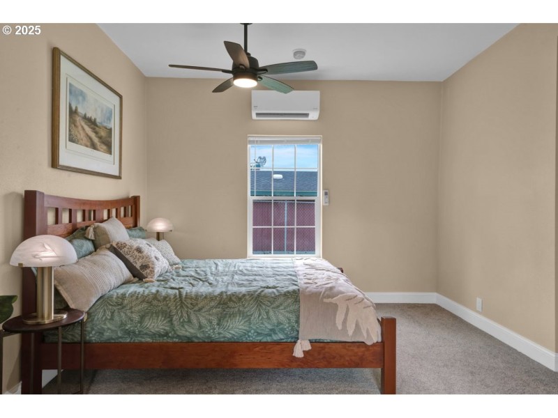 Bedroom, Primary