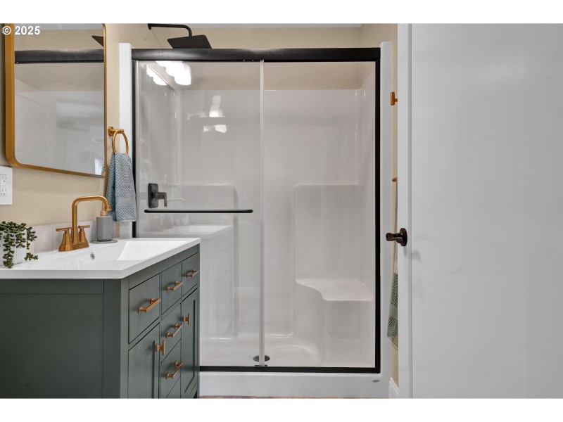 Bathroom, Attached