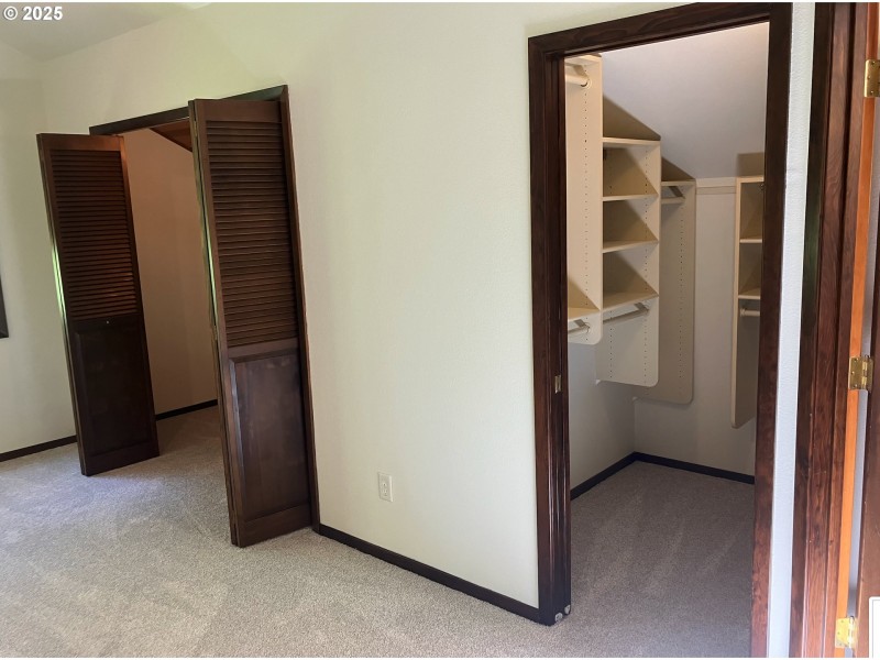 Bedroom, Primary