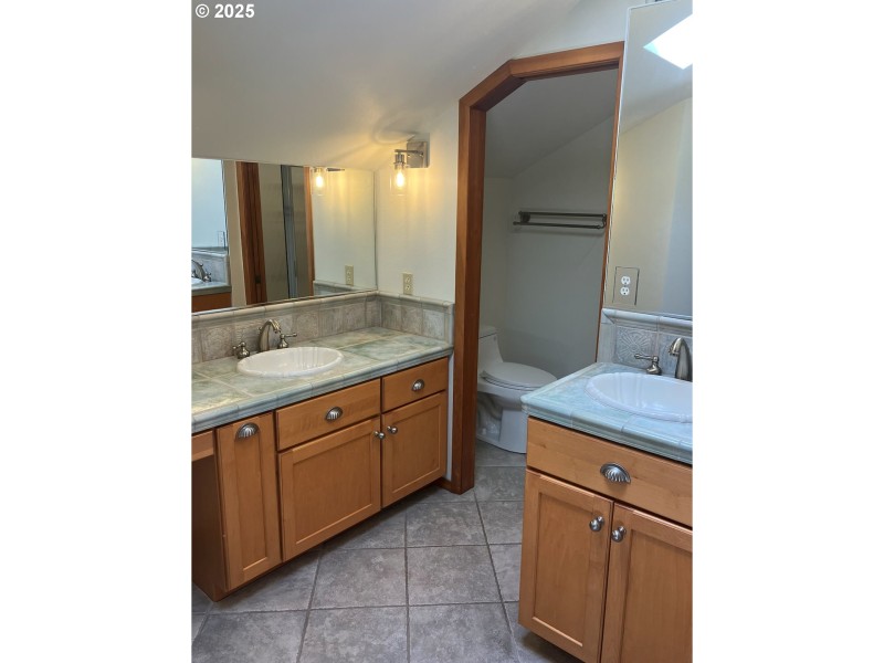 Bathroom, Attached