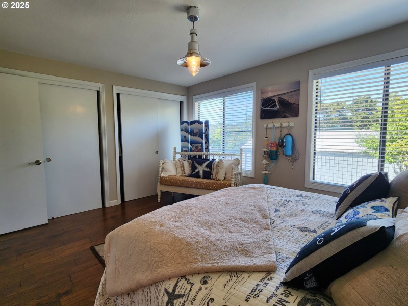 Bedroom, Primary