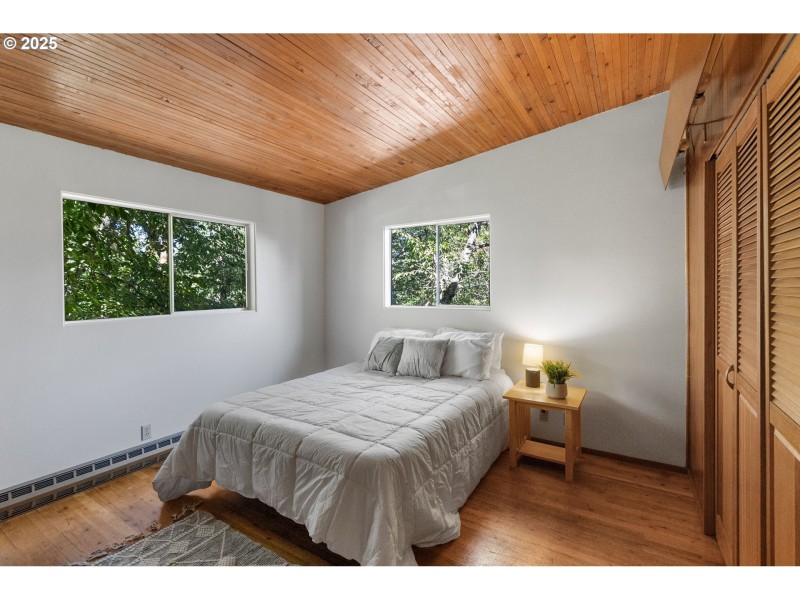 Bedroom, Primary
