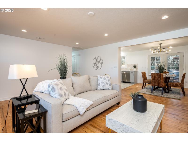 Living Room/Dining Room