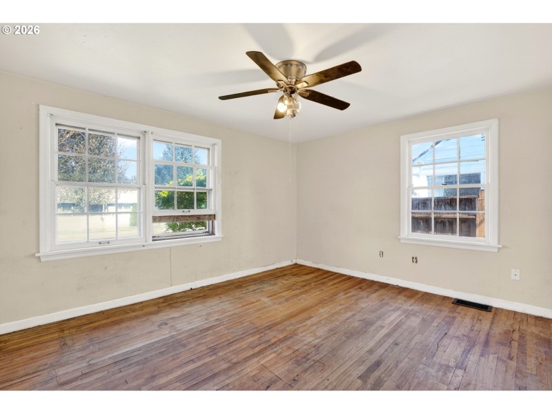 Bedroom, Primary