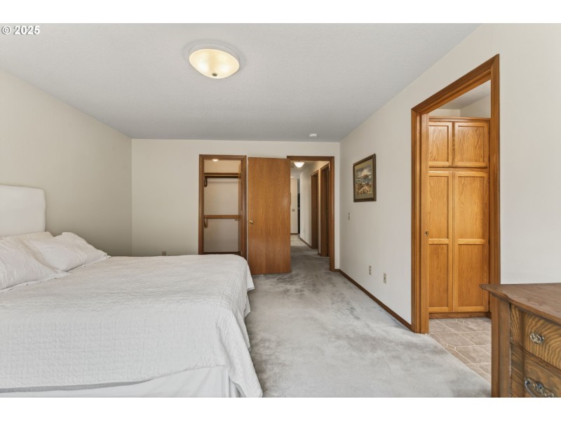 Bedroom, Primary