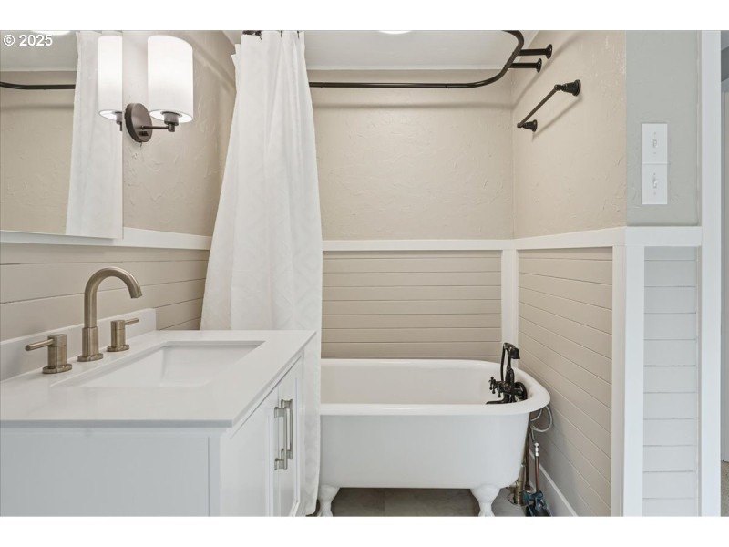 Owner's Suite Bathroom