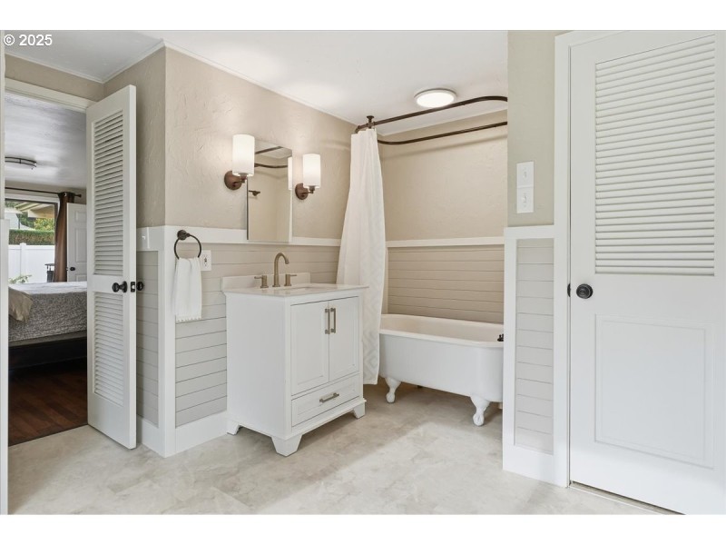 Owner's Suite Bathroom