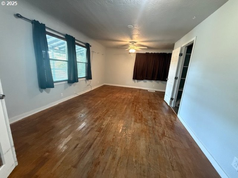 Bedroom, Primary