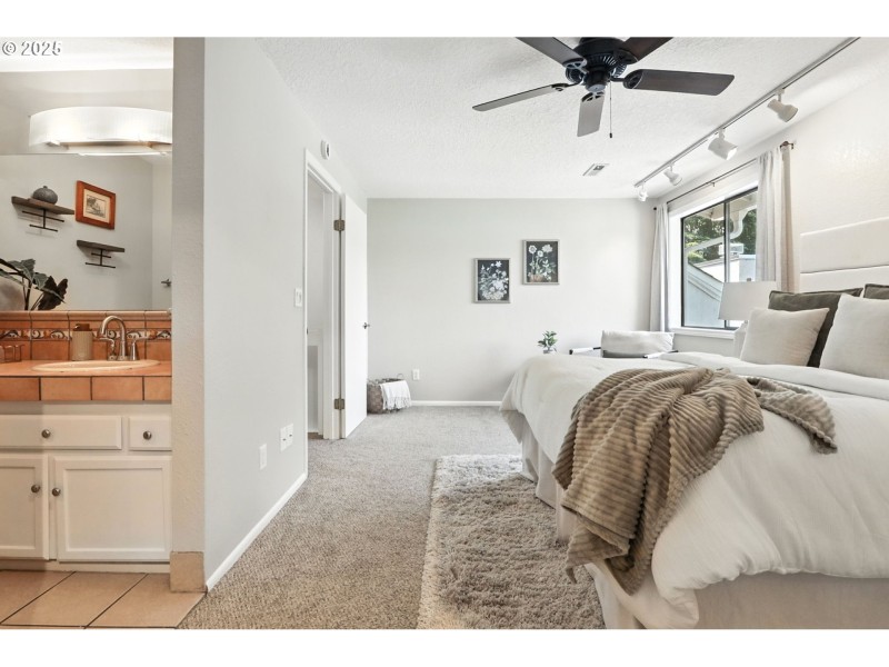 Bedroom, Owner's Suite