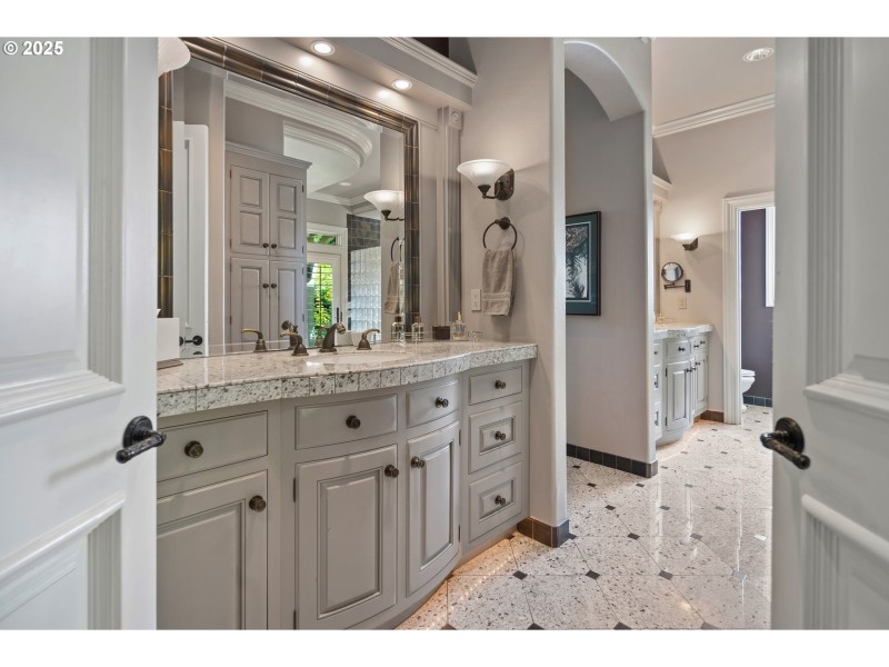 Owner's Suite Bathroom