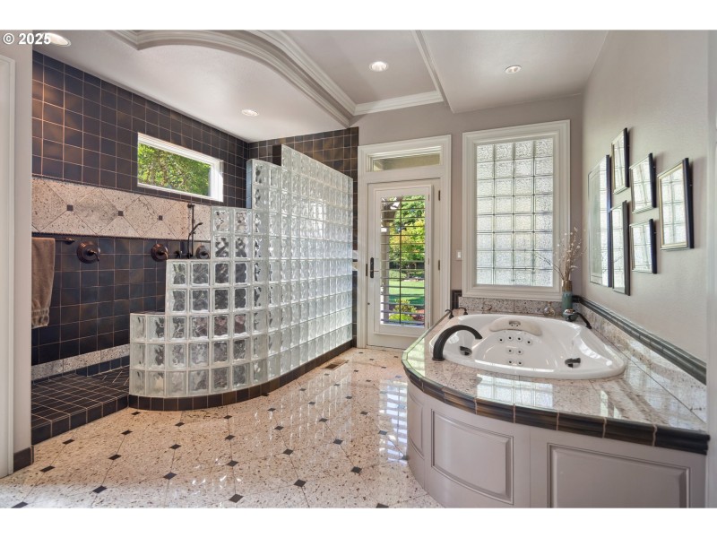 Owner's Suite Bathroom