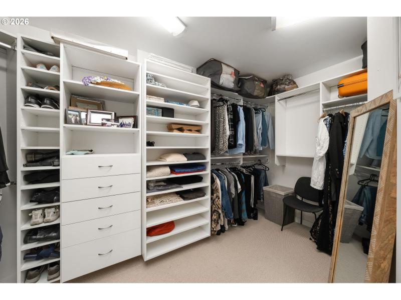 Bedroom, Primary