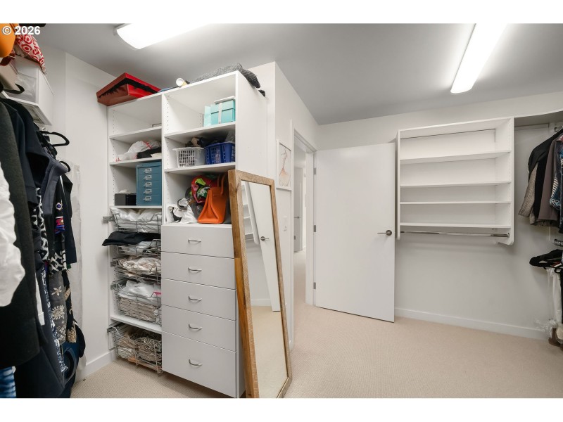 Bedroom, Primary