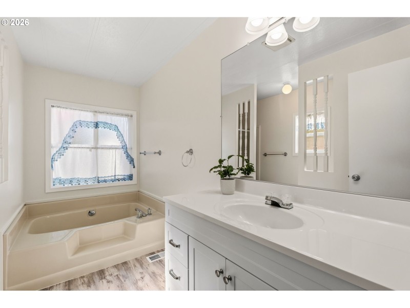 Bathroom, Attached