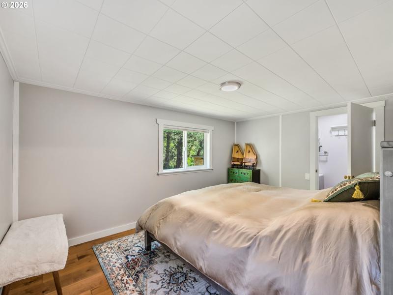 Bedroom, Primary