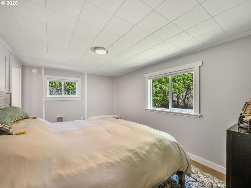 Bedroom, Primary