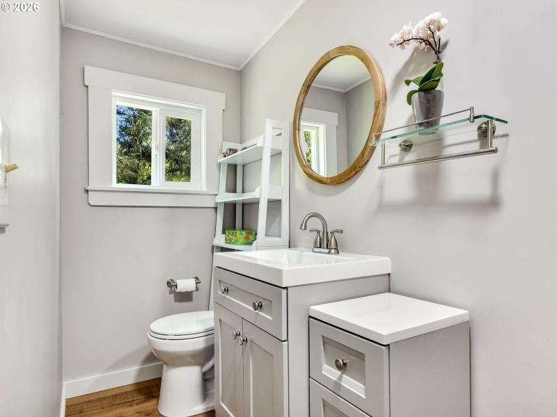 Bathroom, Attached