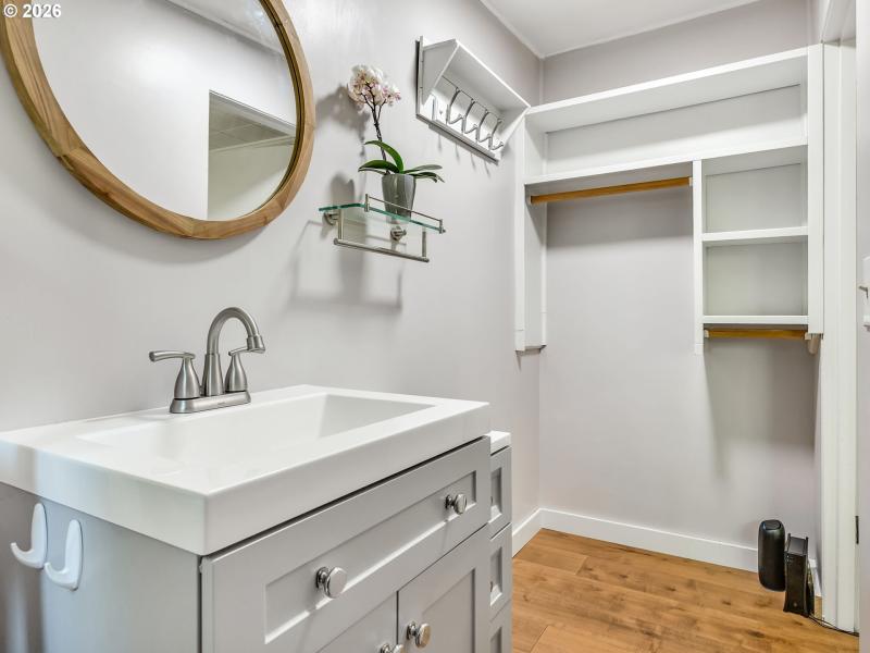 Bathroom, Attached