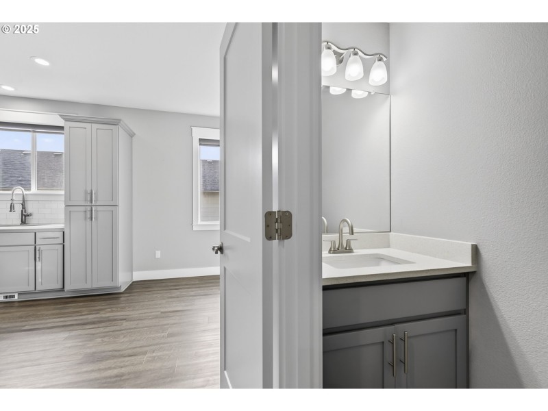 Bathroom, Attached