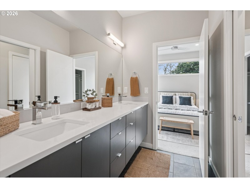 Bathroom, Attached