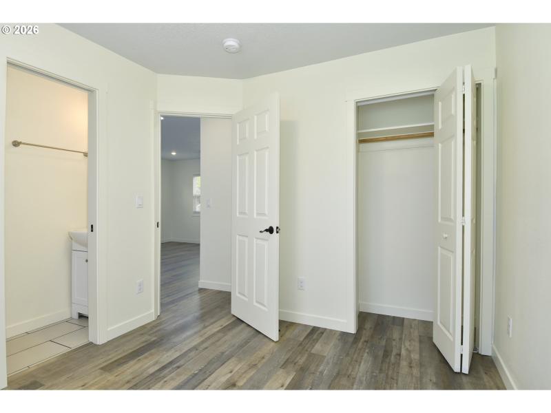Bedroom, Primary