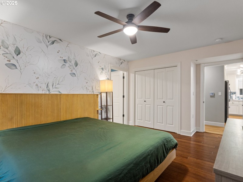 Bedroom, Primary