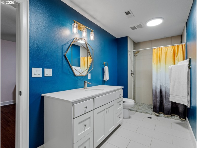 Bathroom, Attached